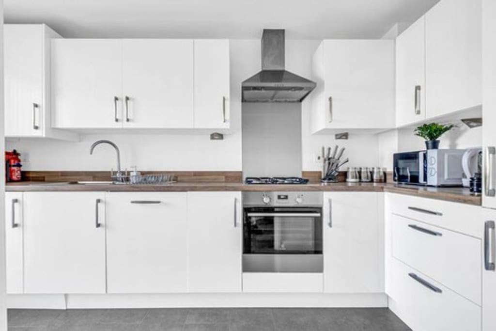 Contractors, Families, Tourists & Groups Welcome Sleeps Upto 9, Garden, Pet Allowed, Parking Included! Birmingham Exteriér fotografie