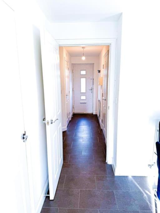 Contractors, Families, Tourists & Groups Welcome Sleeps Upto 9, Garden, Pet Allowed, Parking Included! Birmingham Exteriér fotografie