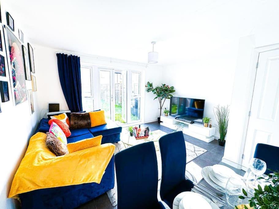 Contractors, Families, Tourists & Groups Welcome Sleeps Upto 9, Garden, Pet Allowed, Parking Included! Birmingham Exteriér fotografie