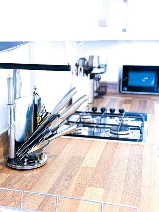 Contractors, Families, Tourists & Groups Welcome Sleeps Upto 9, Garden, Pet Allowed, Parking Included! Birmingham Exteriér fotografie