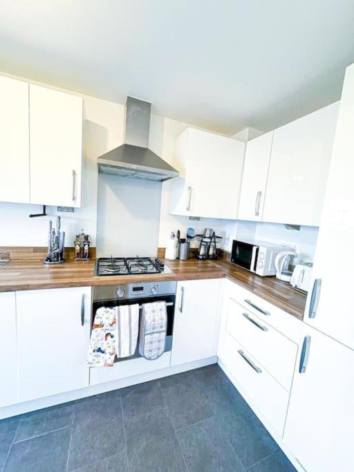 Contractors, Families, Tourists & Groups Welcome Sleeps Upto 9, Garden, Pet Allowed, Parking Included! Birmingham Exteriér fotografie
