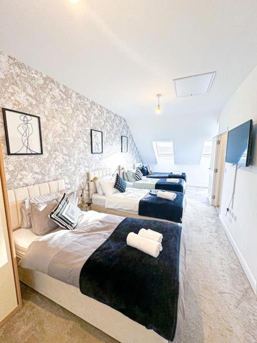 Contractors, Families, Tourists & Groups Welcome Sleeps Upto 9, Garden, Pet Allowed, Parking Included! Birmingham Exteriér fotografie