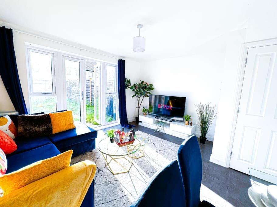 Contractors, Families, Tourists & Groups Welcome Sleeps Upto 9, Garden, Pet Allowed, Parking Included! Birmingham Exteriér fotografie