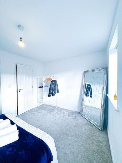 Contractors, Families, Tourists & Groups Welcome Sleeps Upto 9, Garden, Pet Allowed, Parking Included! Birmingham Exteriér fotografie