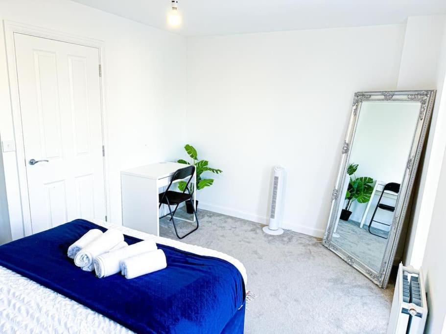 Contractors, Families, Tourists & Groups Welcome Sleeps Upto 9, Garden, Pet Allowed, Parking Included! Birmingham Exteriér fotografie