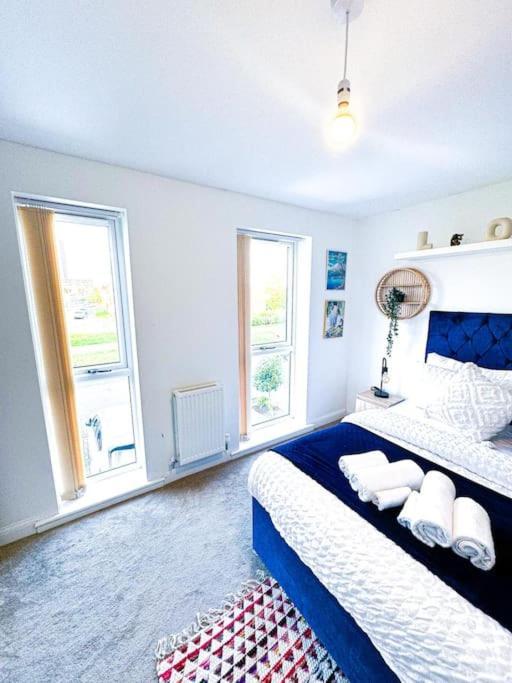 Contractors, Families, Tourists & Groups Welcome Sleeps Upto 9, Garden, Pet Allowed, Parking Included! Birmingham Exteriér fotografie