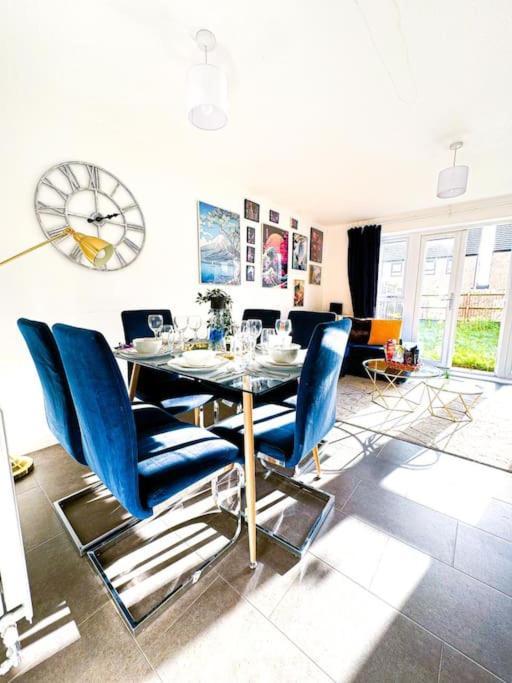 Contractors, Families, Tourists & Groups Welcome Sleeps Upto 9, Garden, Pet Allowed, Parking Included! Birmingham Exteriér fotografie